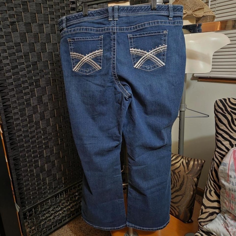 Apt. 9 Women's Jeans - Picture 3 of 4